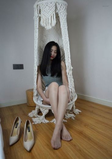 一个人午夜WWW电影_HD电影完整版在线观看