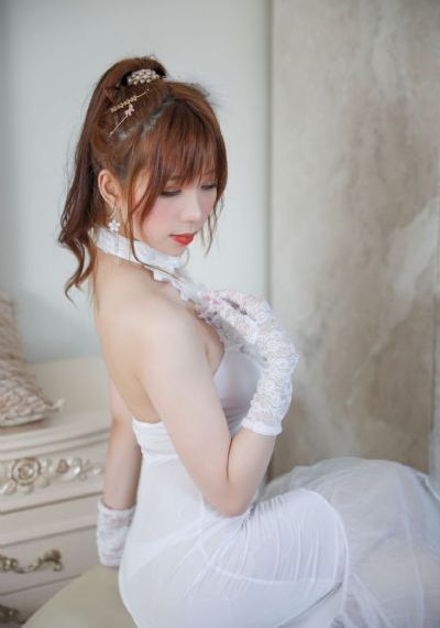 亚洲嫩草精品区_HD手机免费观看完整