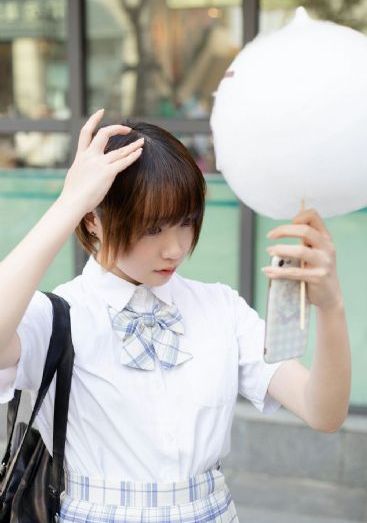 村长和小萍花落半途170_1080在线手机播放