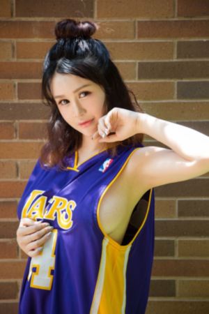 美女张开腿露出尿与奶头免费视频_BD英语高清视频播放